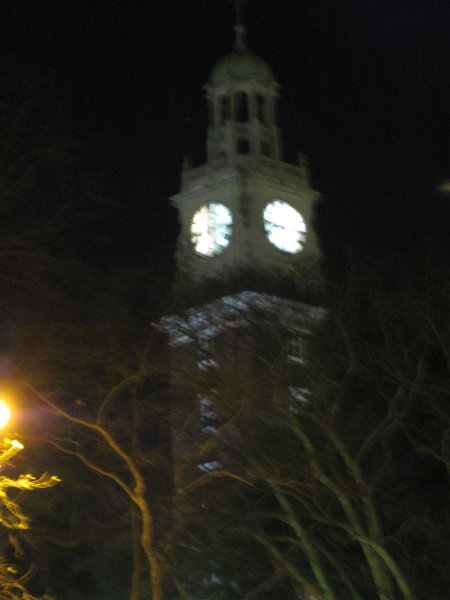 BuenosAires080210-1702.jpg - Torre Monumental en la plaza Fuerza Aérea