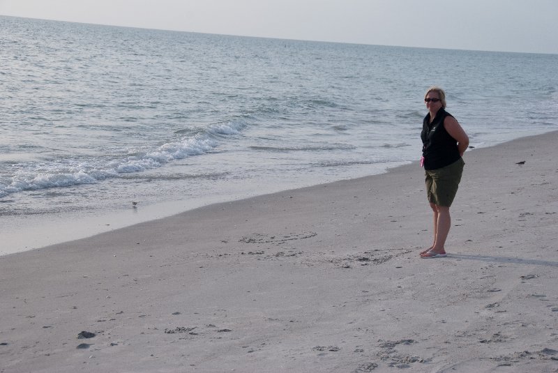 Captiva051310-2856.jpg - Sunset on the Captiva Beach by the Mucky Duck