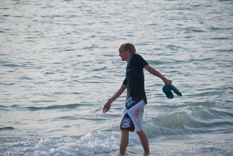 Captiva051310-2920.jpg - Sunset on the Captiva Beach by the Mucky Duck