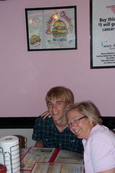 Captiva051310-2992.jpg - Cheeseburger, Cheeseburger