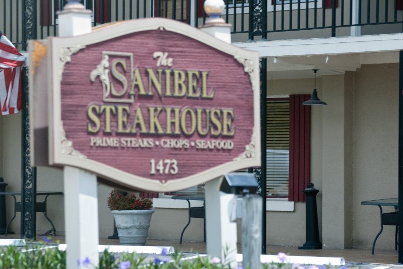 Captiva051310-3055.jpg - Sanibel Steakhouse