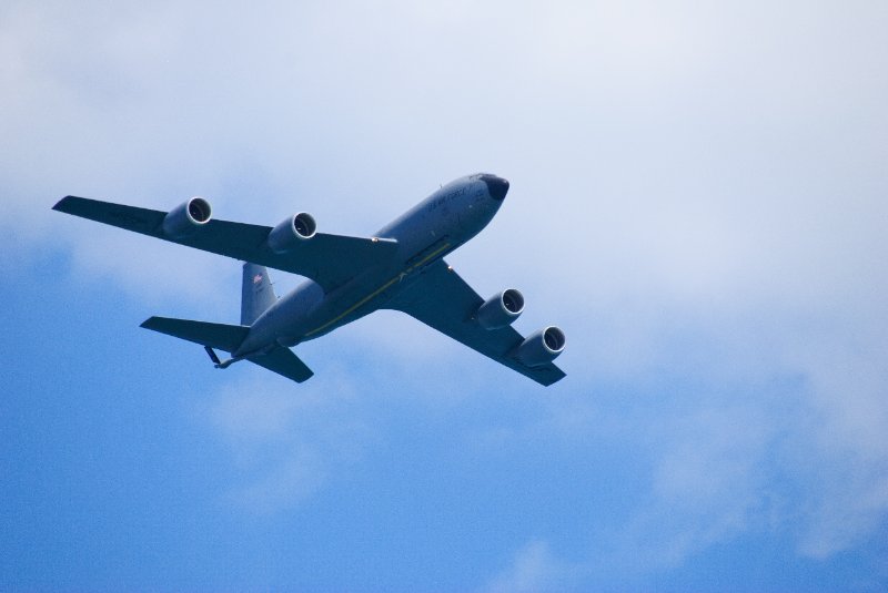 ChicagoAirShow081510-4587.jpg - KC-135 Stratotanker Aerial Refueling