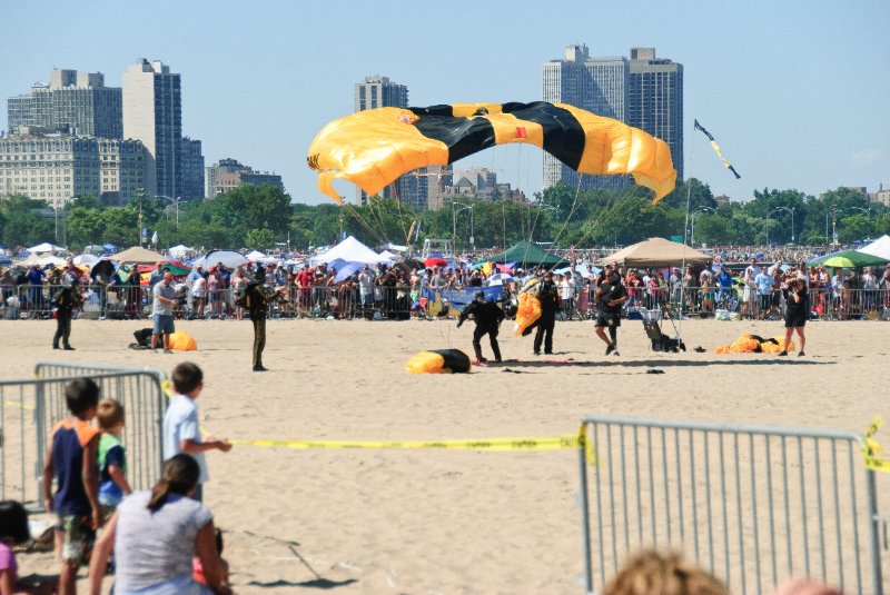 ChicagoAirShow081510-4954.jpg - US Army Parachute TEam Golden Knights