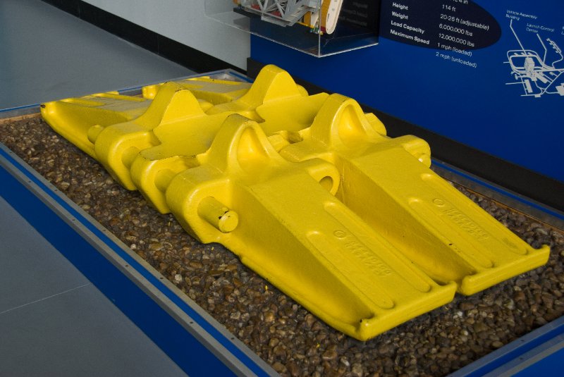 KSC110110-6505.jpg - Crawler-Transporter: Crawler Cleat