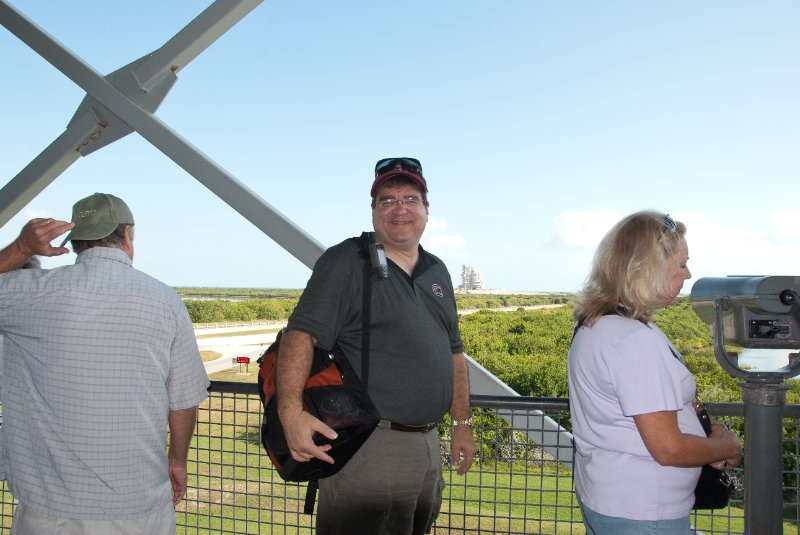 KSC110110-6442.jpg - Jack and view of Launch Pad 39A with Discovery