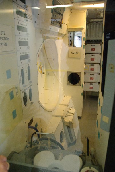 KSC110110-6593.jpg - Shuttle Explorer Exhibit