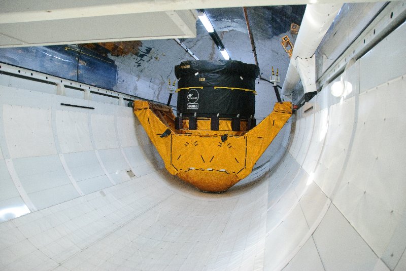 KSC110110-6595.jpg - Shuttle Explorer Exhibit, payload area