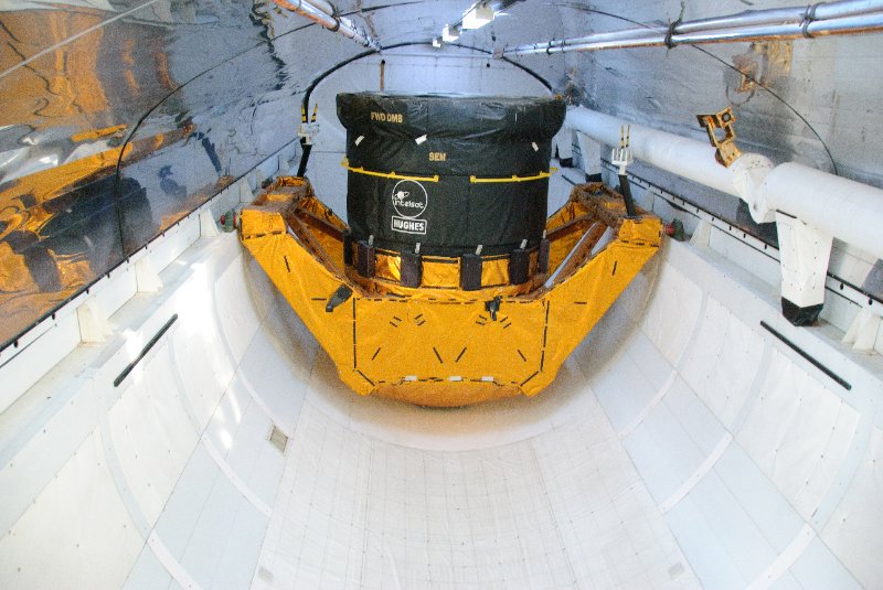 KSC110110-6601.jpg - Shuttle Explorer Exhibit, payload area