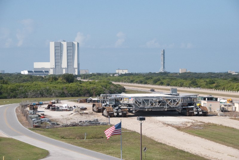 KSC110110-6427.jpg - Vehicle Assembly Building and Crawler Transporter