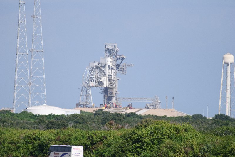KSC110110-6460.jpg - Launch Pad 39B