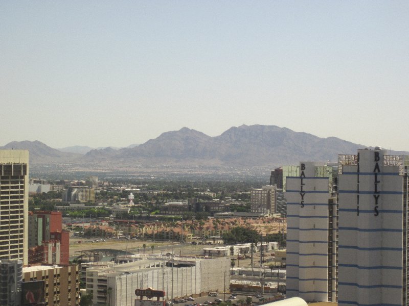 LasVegas042410-0407.jpg - Spring Mountains, viewed from the Bellagio Hotel