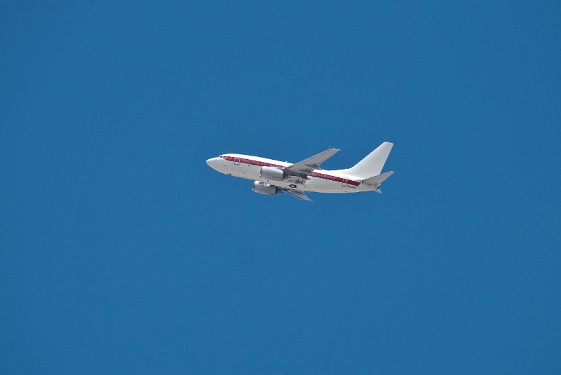 LasVegas042410-2535.jpg - Airplane taking off, view from the Las Vegas Strip