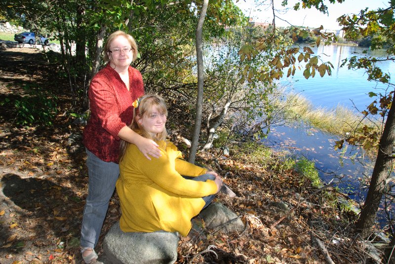 DSC_6316.jpg - Walk along the Seekonk River bank in the Swan Point Cemetery