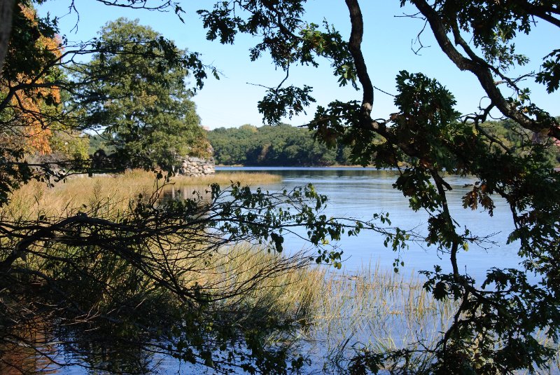 DSC_6321.jpg - Walk along the Seekonk River bank in the Swan Point Cemetery