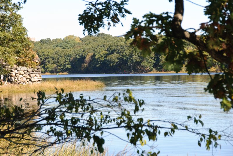 DSC_6323.jpg - Walk along the Seekonk River bank in the Swan Point Cemetery