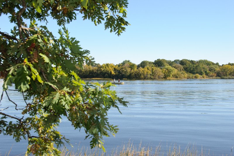 DSC_6324.jpg - Walk along the Seekonk River bank in the Swan Point Cemetery