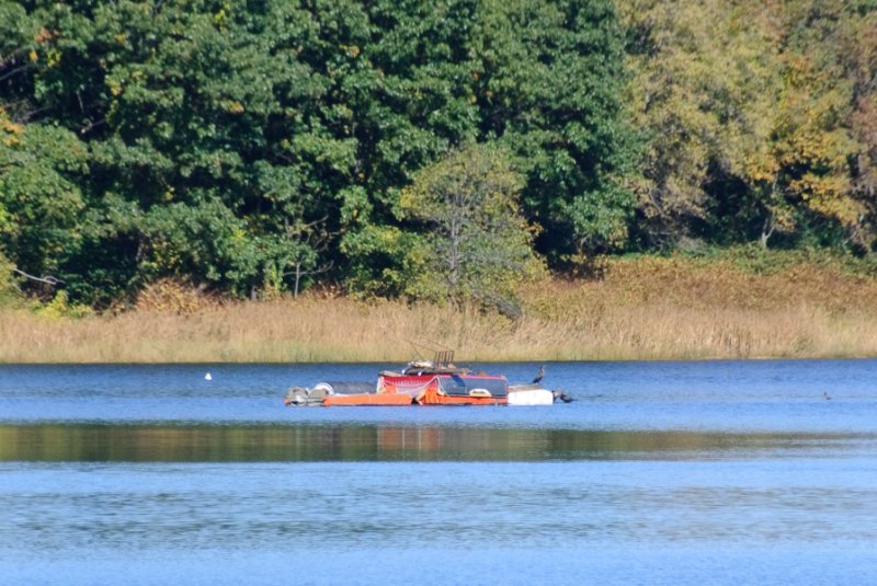 DSC_6335.jpg - Walk along the Seekonk River bank in the Swan Point Cemetery