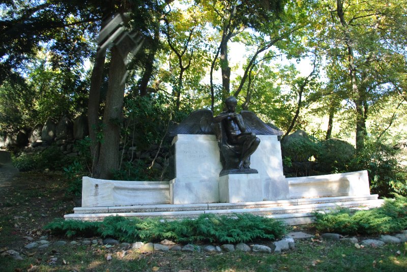 DSC_6342.jpg - Drive through Swan Point Cemetery