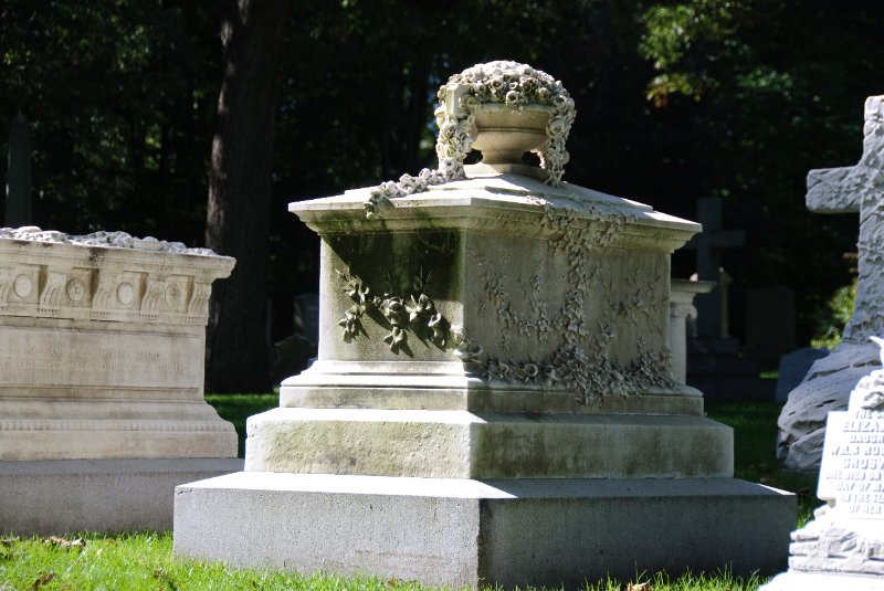 DSC_6348.jpg - Drive through Swan Point Cemetery