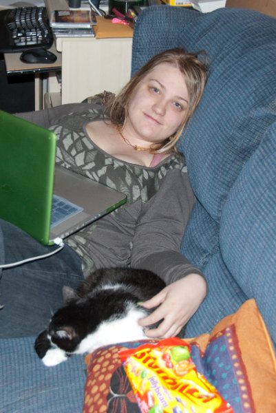 DSC_1974.jpg - Liz and Monster Kitty