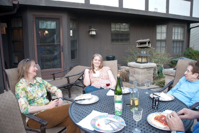 DSC_2011.jpg - Aunt Sue visiting.  Picture on our patio.