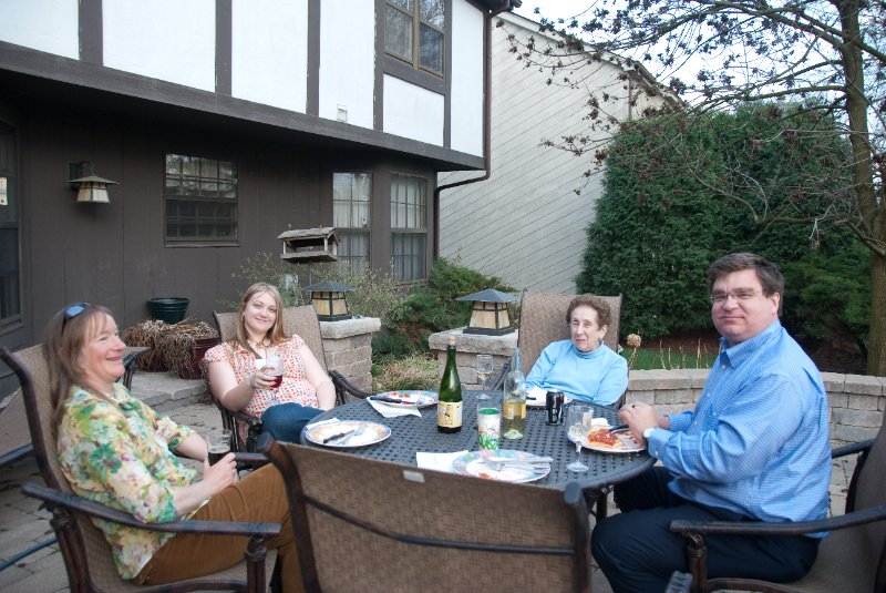DSC_2013.jpg - Aunt Sue visiting.  Picture on our patio.