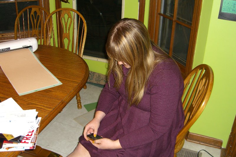 ThanksgivingNov10-2146.jpg - Liz Working at her cutting machine