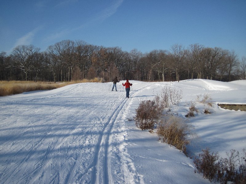 XCSkiArrowhead122910-2044.jpg - Liz and Mike Cross Country Skiing Arrowhead  West  Course toward 3rd Green