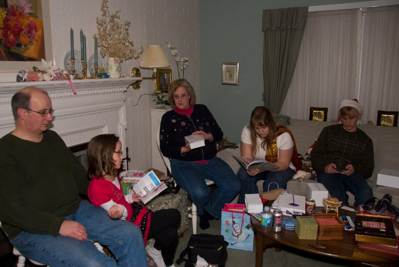 Xmas2010-7477.jpg - Christmas Eve at Grandma's