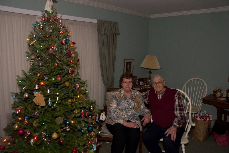 Xmas2010-7482.jpg - Christmas Eve at Grandma's
