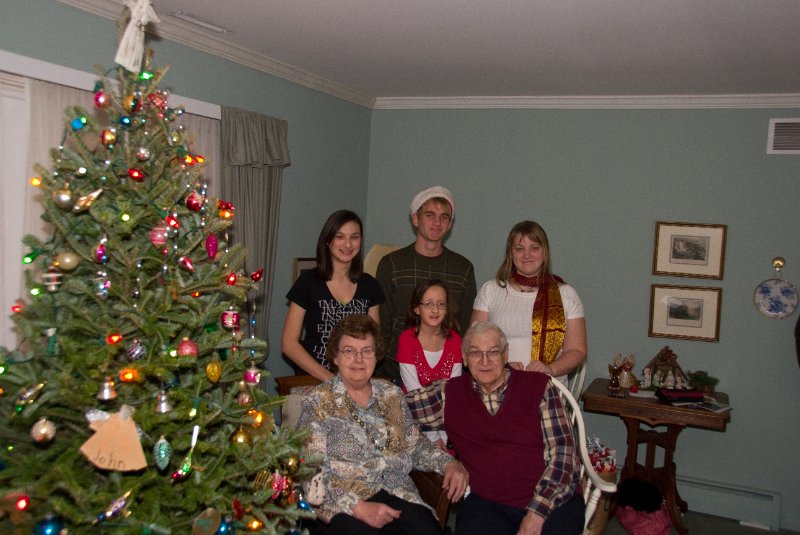Xmas2010-7492.jpg - Christmas Eve at Grandma's