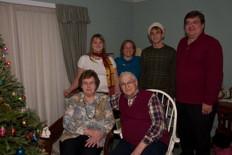 Xmas2010-7494.jpg - Christmas Eve at Grandma's