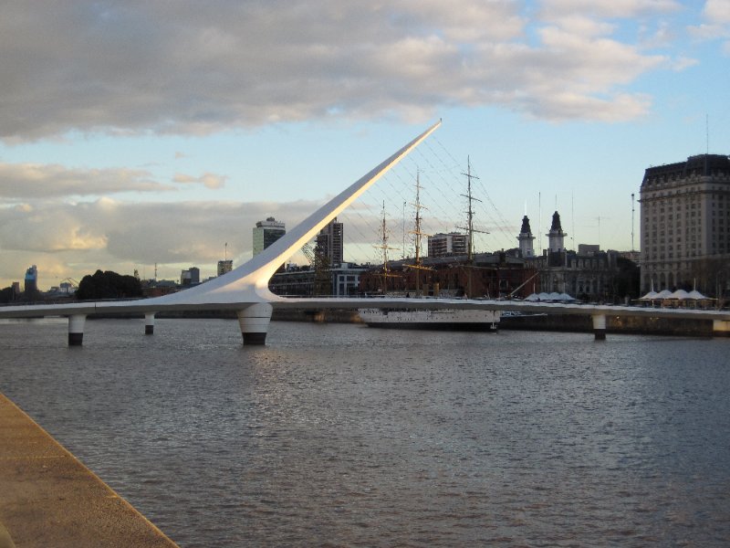 BuenosAires080210-1580.jpg - Puente de la Mujer