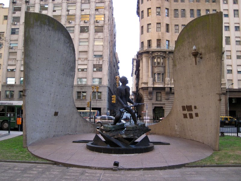 BuenosAires080210-1599.jpg - Memorial on the grounds of Plaza de Las Armas "Ejército Argentino"