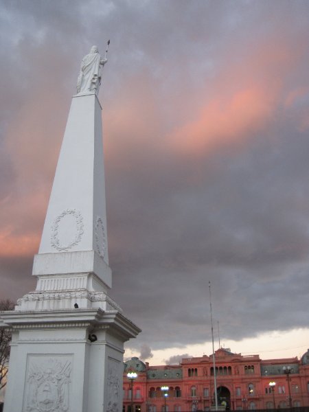 BuenosAires080210-1624.jpg - Piramide de Mayo. Casa Rosada (background right)