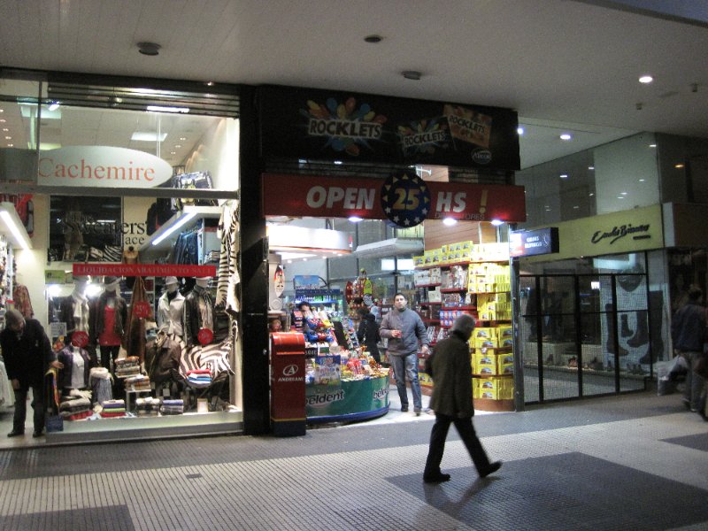 BuenosAires080210-1700.jpg - Calle Florida