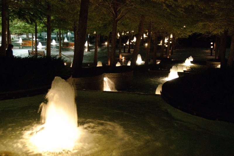 Dallas110910-6686.jpg - Fountain Place Water Garden