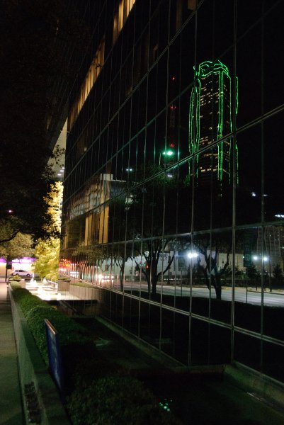 Dallas110910-6687.jpg - Fountain Place Water Garden, reflection of Bank of America Plaza (green neon)