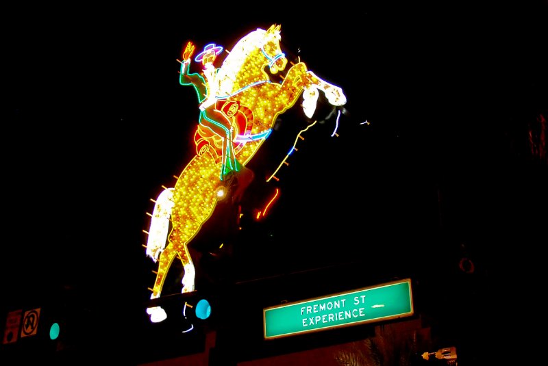 LasVegas020910-20.jpg - Hennessey's Tavern