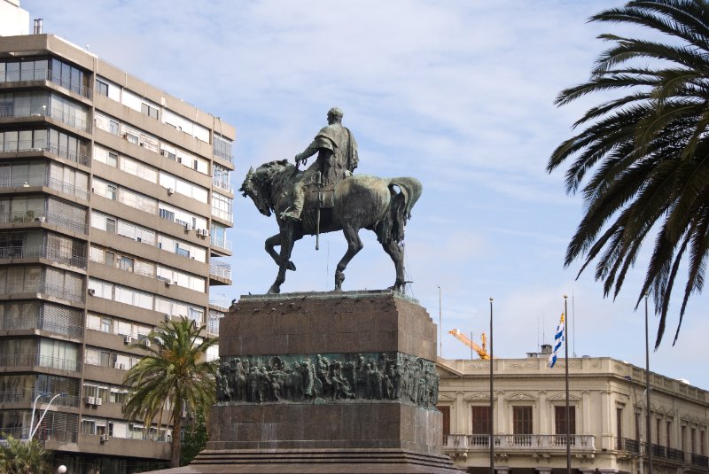 Montevideo111610-6883.jpg - Mausoleo General José Artigas Equestrian Statue