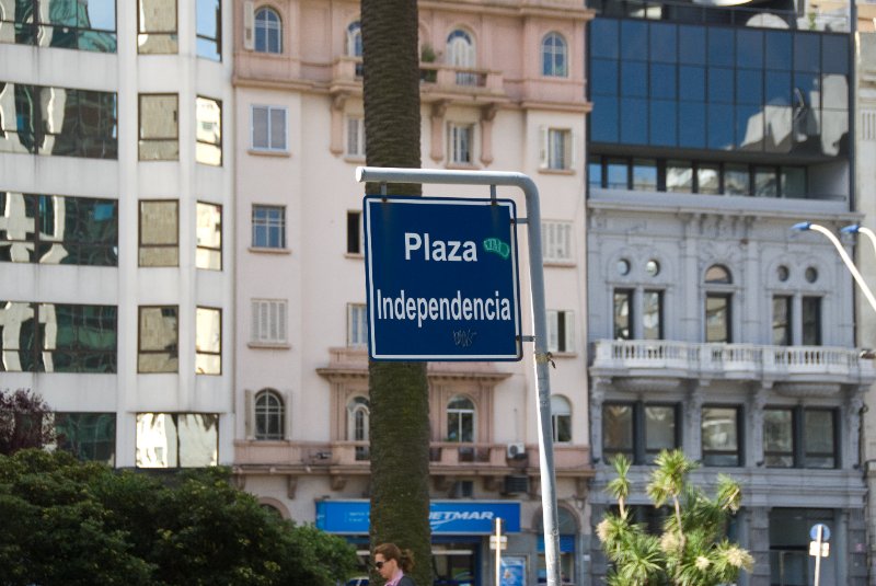 Montevideo111610-6915.jpg - Plaza Independencia