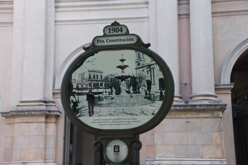 Montevideo111610-6926.jpg - Plaza Constitucion