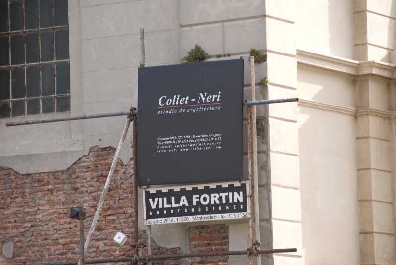 Montevideo111610-6958.jpg - Collet-Neri, Estudio de Arquitectura, sign on the side of Iglesia de San Francisco de Asís