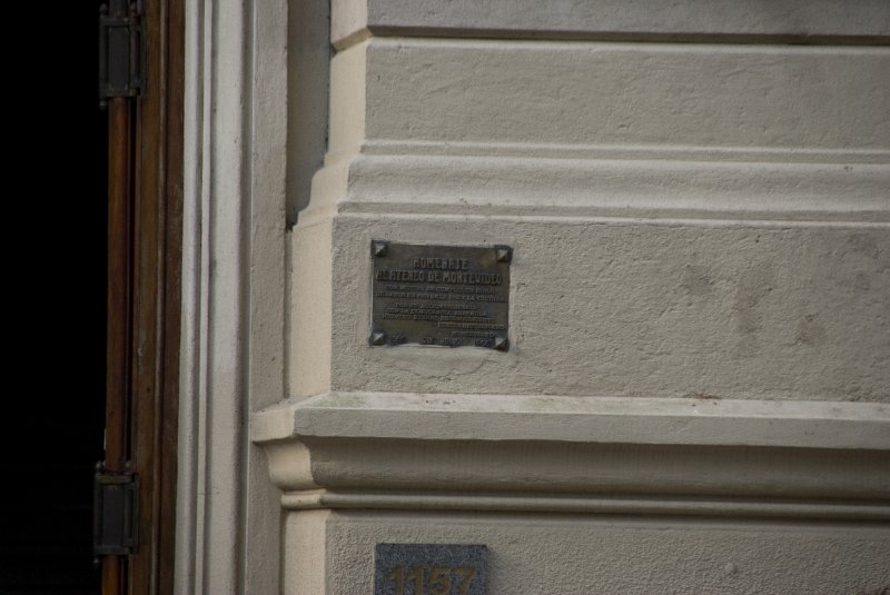 Montevideo111610-6988.jpg - Homenaje Al Ateneo de Montevideo con motivo de cumplir un siglo de labor en pro de la paz y la culturapor su accion solidaria con la democracia espanola nuestro eterno reconocimientocentro republicano Montevideo, 1886-1986. / Tribute to Ateneo de Montevideo on the occasion of meeting a century of work towards peace and cultureby its action in solidarity with our eternal gratitude Spanish democracyRepublican Center Montevideo, 1886-1986