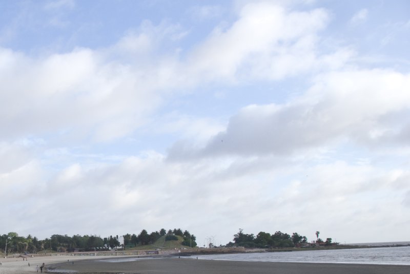 Montevideo111610-7003.jpg - View of Playa Ramírez Beach from taxi heading East on the Rambla Republica Argentina