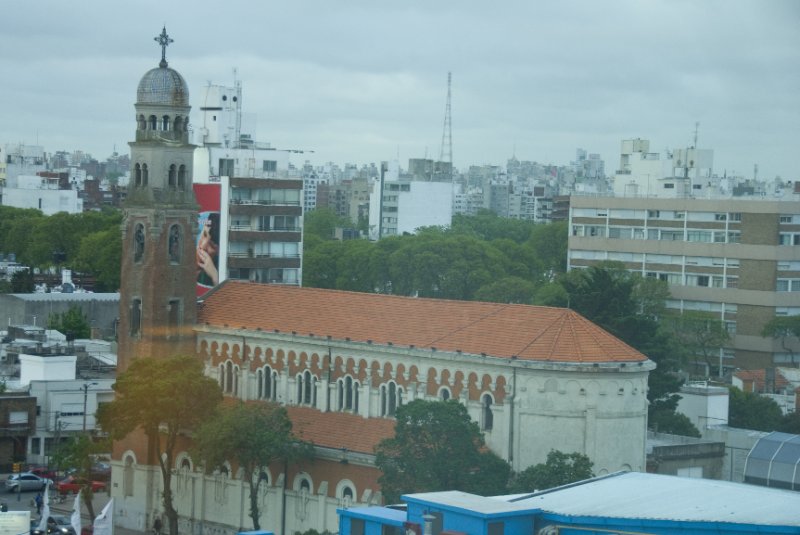 Montevideo111610-7008.jpg - La Iglesia de Sagrado Corazón de Jesús, View of Montevideo from Sheraton room 1511