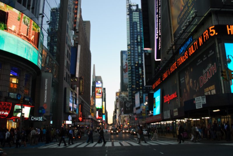 DSC_5828.jpg - 42st Looking East