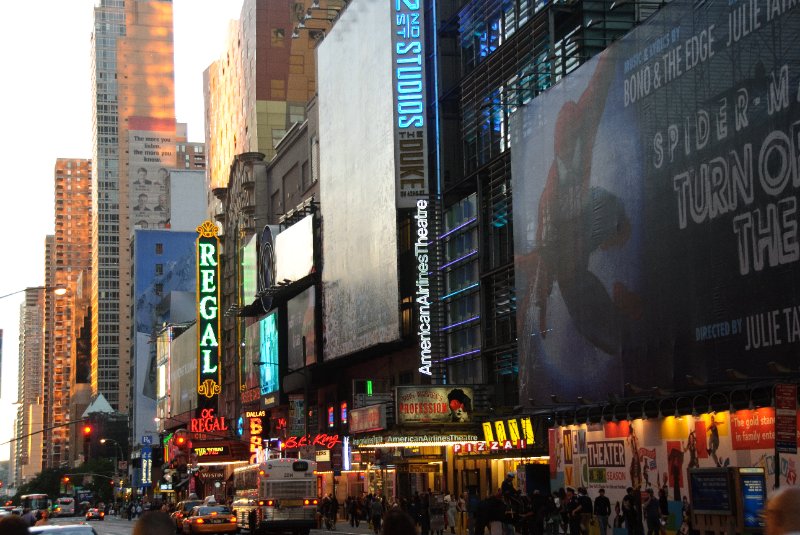 DSC_5832.jpg - Regal E-Walk Movie Theatre, 42st looking West