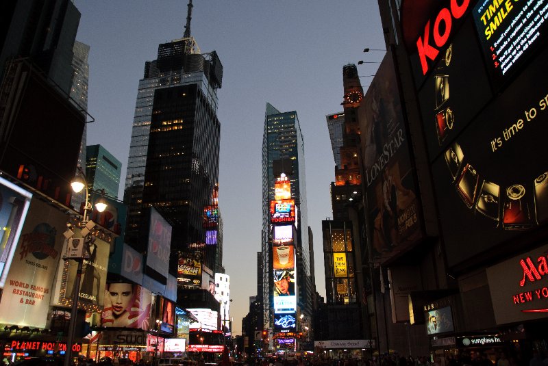 DSC_5855.jpg - Condé Nast Building (Ultimate FIghter), 1 Times Square, Times Square Tower (behind), Paramount Building (clock), One Aster Places / Viacom (Lion King)