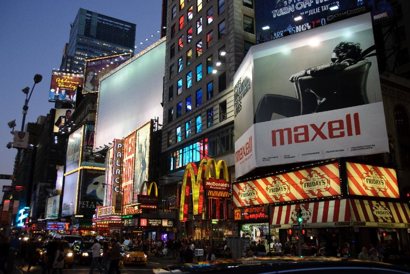 DSC_5859.jpg - Looking North along 7th Ave at 46th Street. Actors' Equity Building (McDonalds)